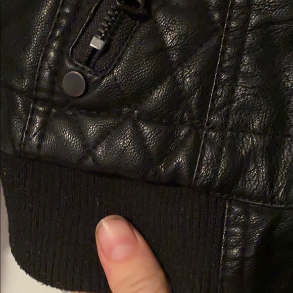 Leather jacket - Picture 4 of 6